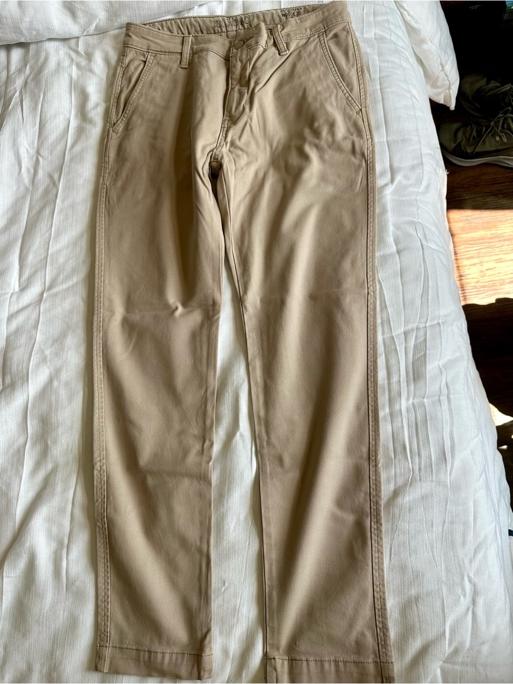 Levi's Men's Chino Pants in Khaki Tan